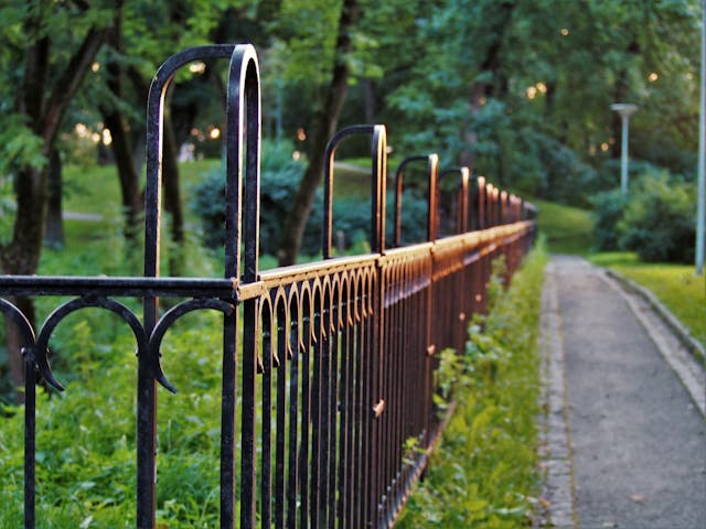 Revitalizing Outdoor Spaces: Design Principles for Modern Fencing Solutions